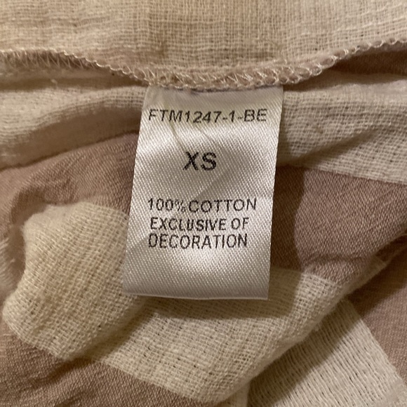 THML Embroidered Floral Top Size XS - Picture 8 of 8